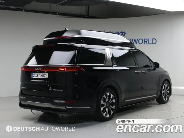 Kia Carnival Generation 4 — Фото автомобиля 2