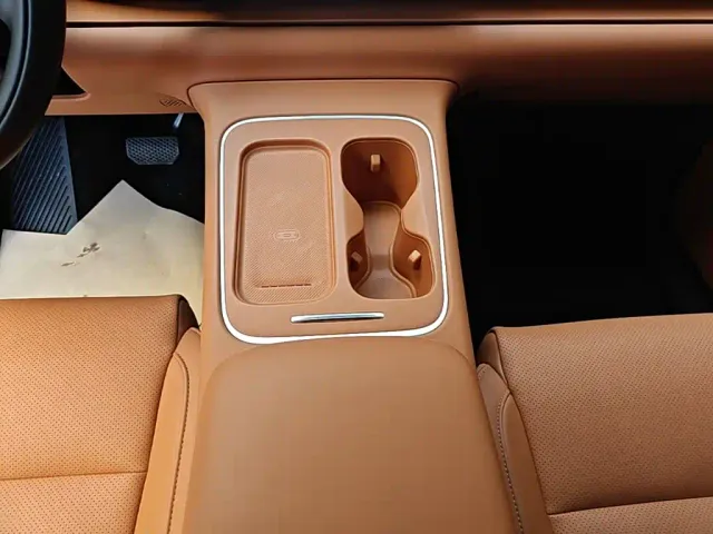 Leapmotor C10 — Фото автомобиля 13