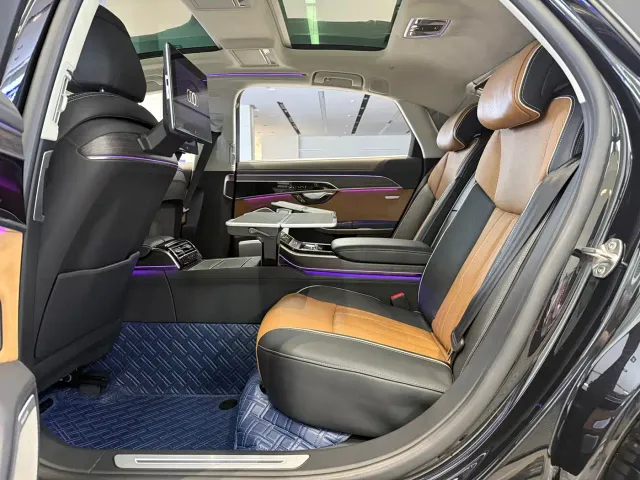 Audi A8 — Фото автомобиля 12