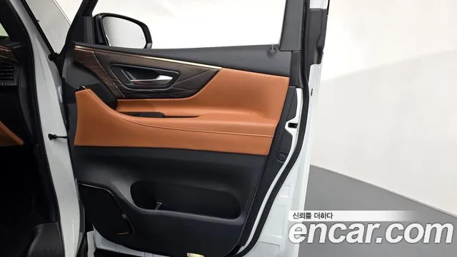 Toyota Alphard — Фото автомобиля 20