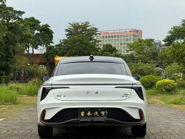 Hongqi H6 — Фото автомобиля 5