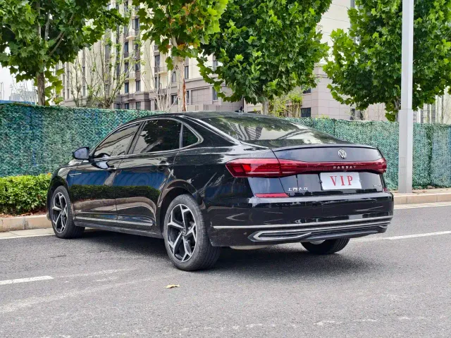 Volkswagen Passat — Фото автомобиля 7