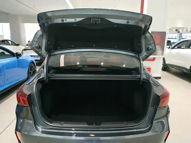 Changan Eado — Фото автомобиля 18