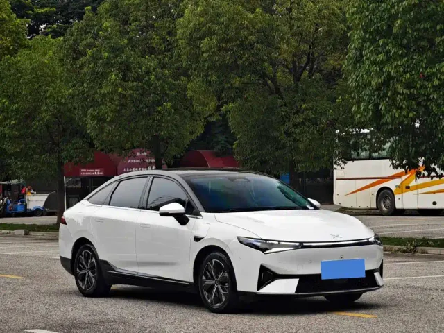 Xpeng P5 — Фото автомобиля 3