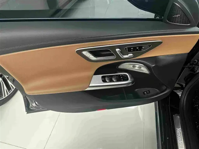 Mercedes-Benz E-Class — Фото автомобиля 6