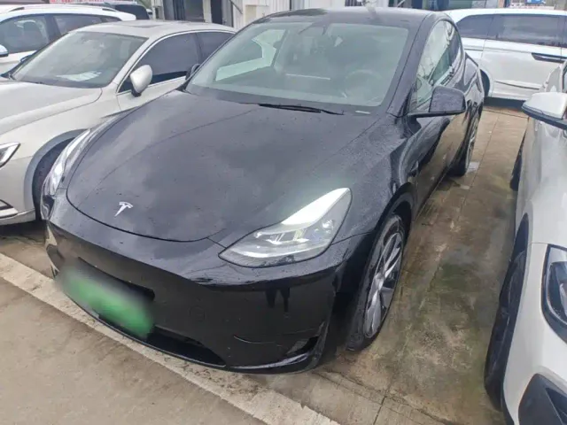 Фотография автомобиля — Tesla Model Y
