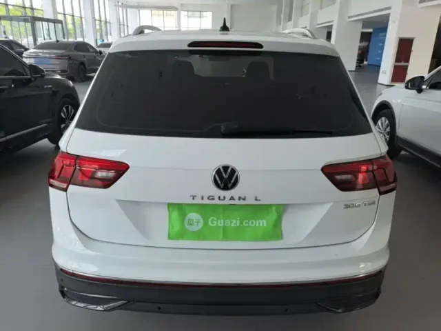 Volkswagen Tiguan L — Фото автомобиля 3