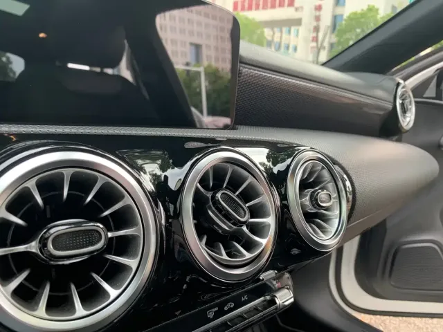 Mercedes-Benz A-Class — Фото автомобиля 12