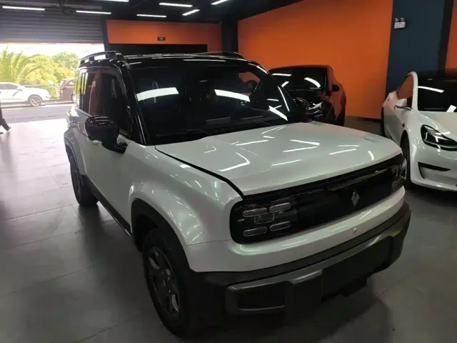 Baojun Yep Plus — Фото автомобиля 3