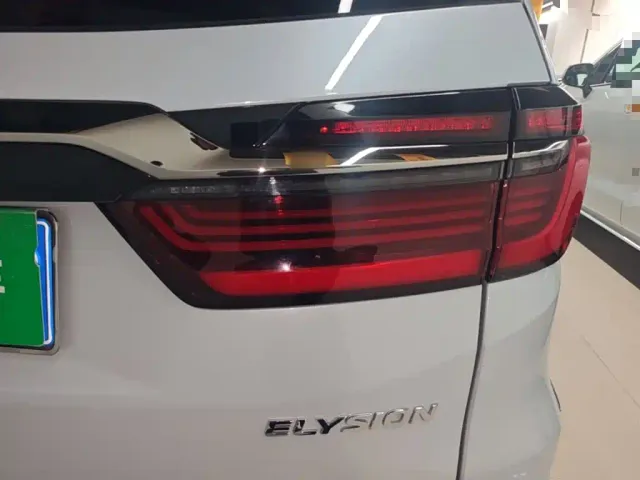 Honda Elysion — Фото автомобиля 7