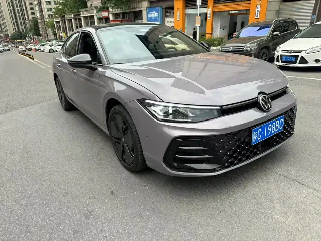 Volkswagen Passat — Фото автомобиля 3