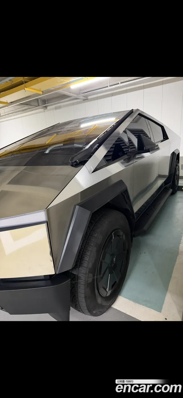 Tesla Cybertruck — Фото автомобиля 6