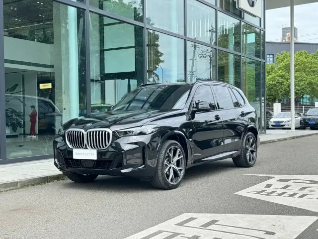 Фотография автомобиля — BMW X5