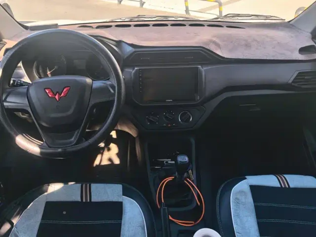 Wuling Hongguang — Фото автомобиля 12