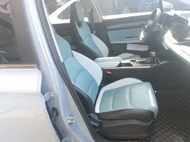 Geely Emgrand S — Фото автомобиля 24