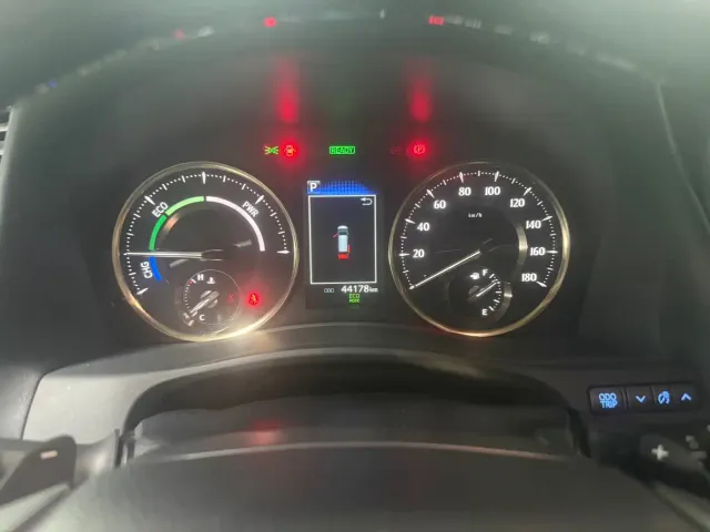 Toyota Alphard — Фото автомобиля 5
