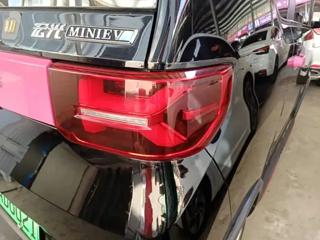 Wuling Hongguang Mini EV — Фото автомобиля 7