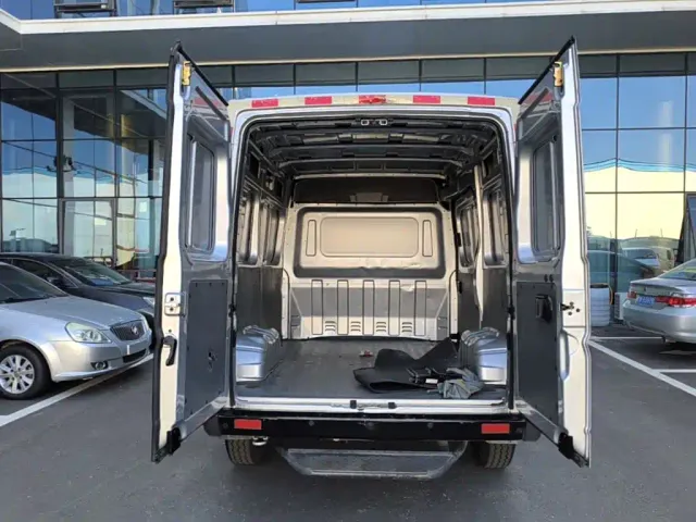 Dongfeng Yufeng — Фото автомобиля 18