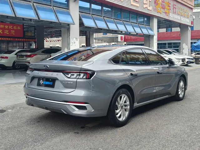 Ford Mondeo — Фото автомобиля 9