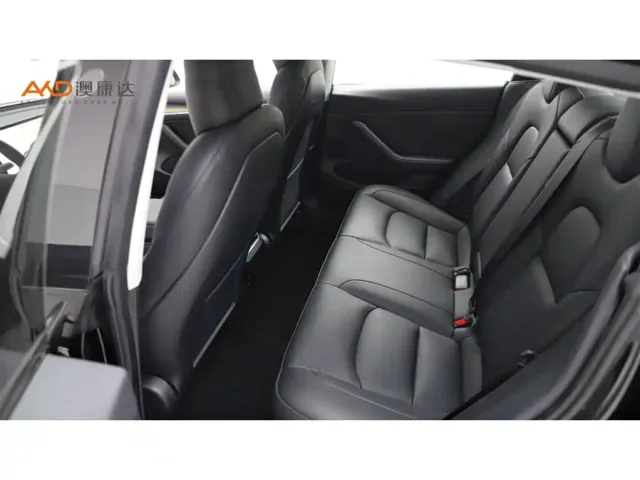 Tesla Model 3 — Фото автомобиля 7