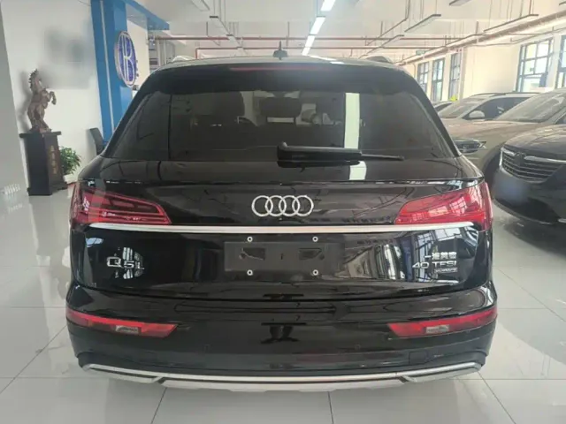 Audi Q5L — Фото автомобиля 5