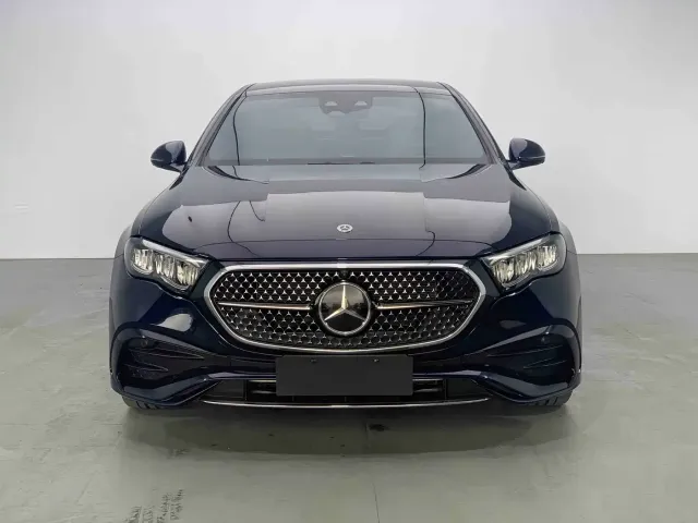 Mercedes-Benz E-Class — Фото автомобиля 2