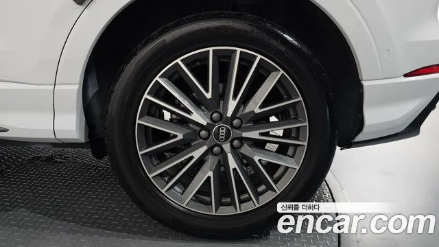 Audi Q3 35 TDI quattro Premium — Фото автомобиля 19