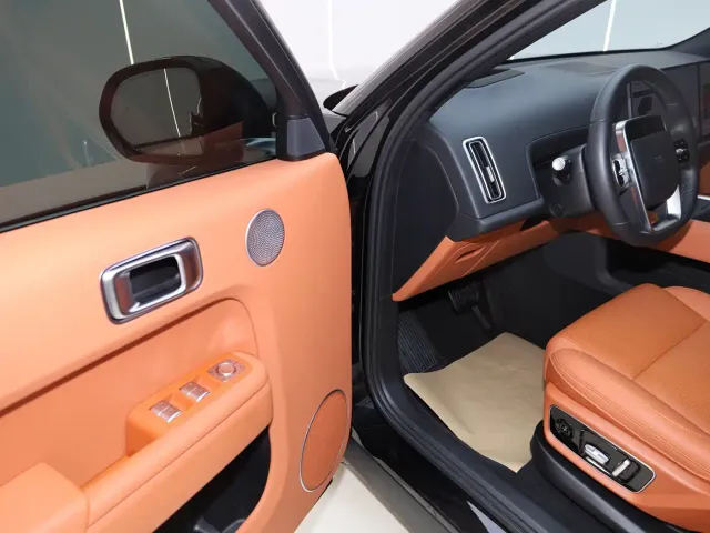 Li Auto L7 — Фото автомобиля 28