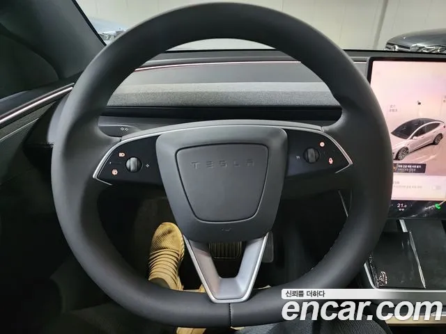 Tesla Model Y — Фото автомобиля 10