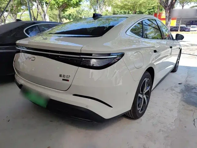 BYD Seal 07 DM-i — Фото автомобиля 6