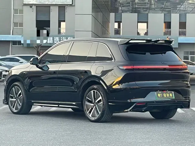Li Auto L6 — Фото автомобиля 7