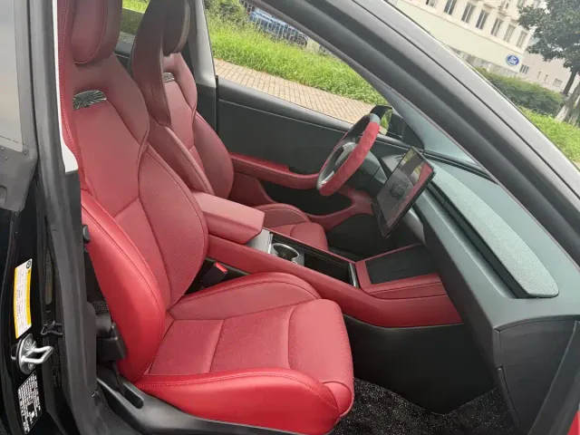 Tesla Model 3 — Фото автомобиля 7