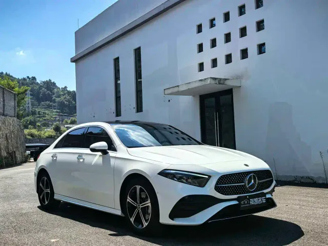 Mercedes-Benz A-Class — Фото автомобиля 3