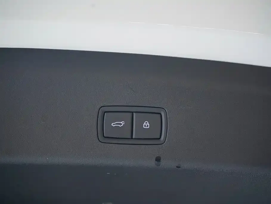Li Auto Li i8 2025 Standard Edition — Фото автомобиля 25