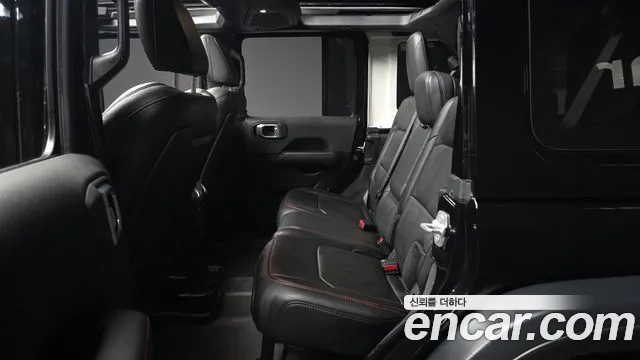 Jeep Wrangler — Фото автомобиля 16