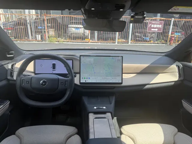 Volvo XC70 Plug-in Hybrid — Фото автомобиля 21