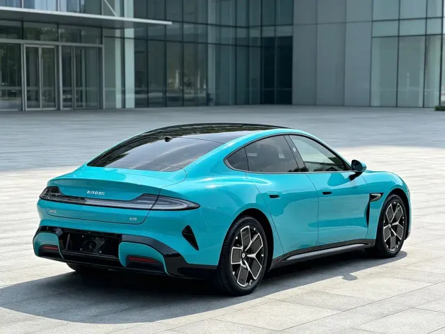 Xiaomi SU7 — Фото автомобиля 4