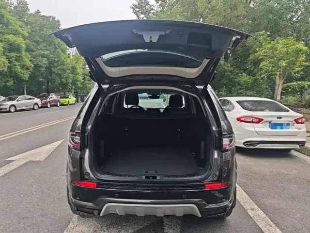 Land Rover Discovery Sport — Фото автомобиля 18