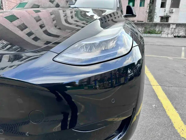 Tesla Model Y — Фото автомобиля 7