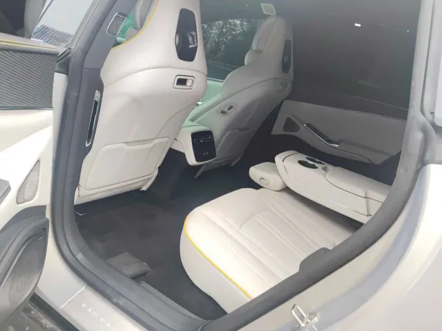 Denza Z9GT — Фото автомобиля 5