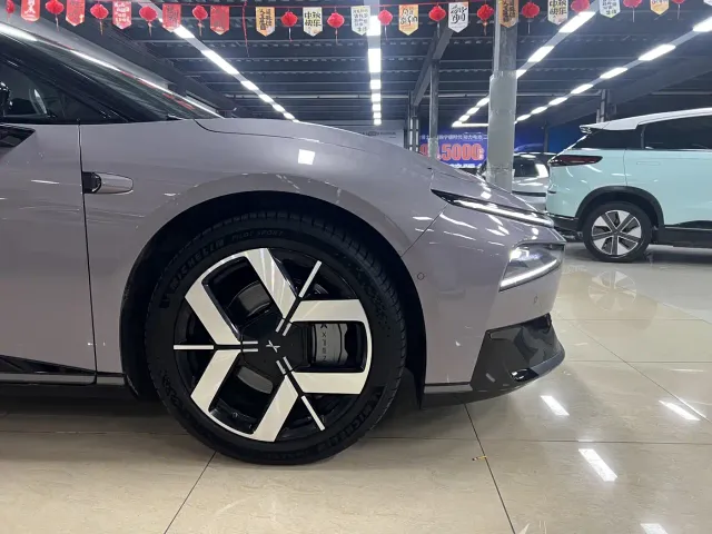Xpeng P7+ — Фото автомобиля 4
