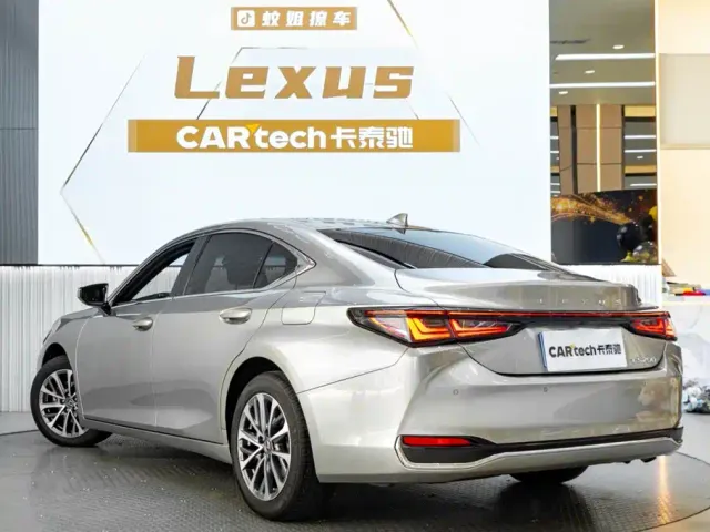Lexus ES — Фото автомобиля 6