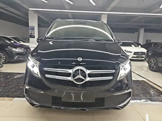 Mercedes-Benz V-Class — Фото автомобиля 2