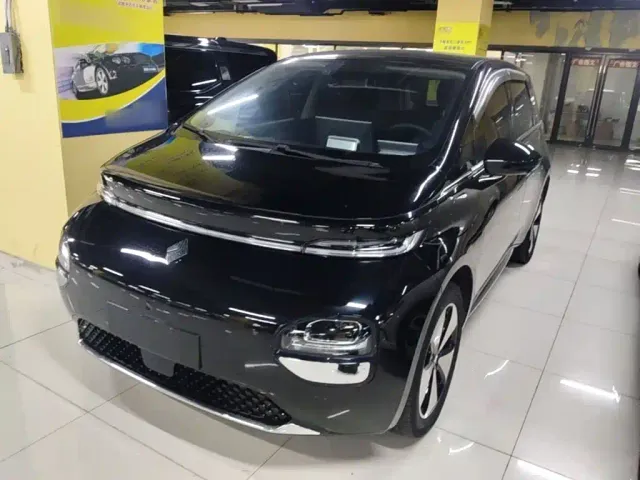 Фотография автомобиля — Baojun Cloud