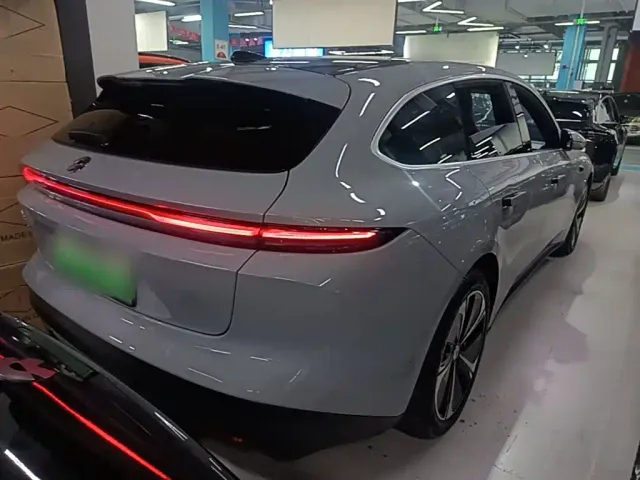 Nio ET5 Touring — Фото автомобиля 6