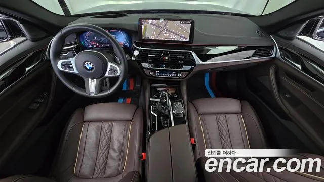 BMW 5 Series G30 — Фото автомобиля 10