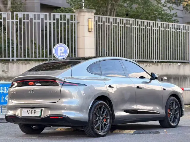 IM Motors LS6 — Фото автомобиля 9