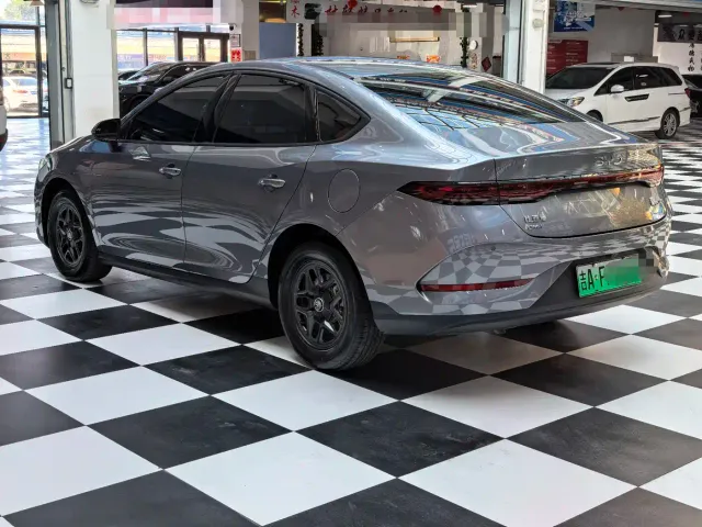BYD Qin PLUS — Фото автомобиля 7