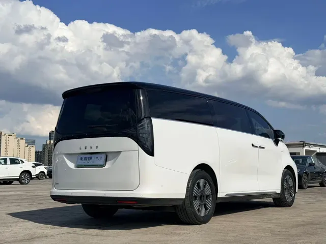 Geely Yizhen L380 — Фото автомобиля 4