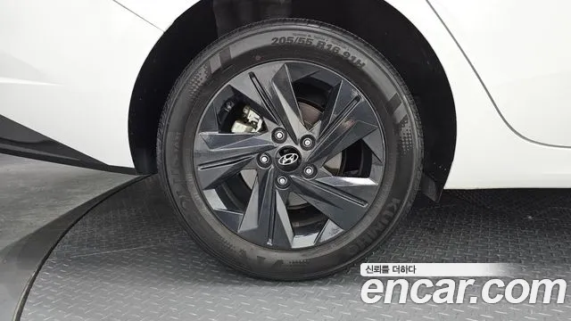 Hyundai AVANTE Avante (CN7) — Фото автомобиля 5